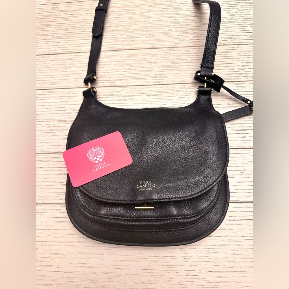 VINCE CAMUTO BLACK LEATHER CROSSBODY FLAP OVER BAG